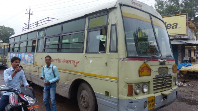 Gorakhpur - bus gouvernemental